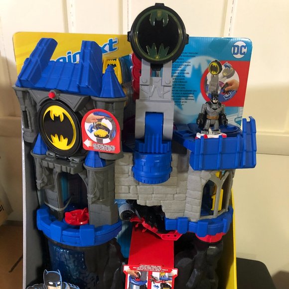 Imaginext DC Super Friends Batman Toy, Wayne Manor Batcave Playset with Batman - Picture 2 of 5